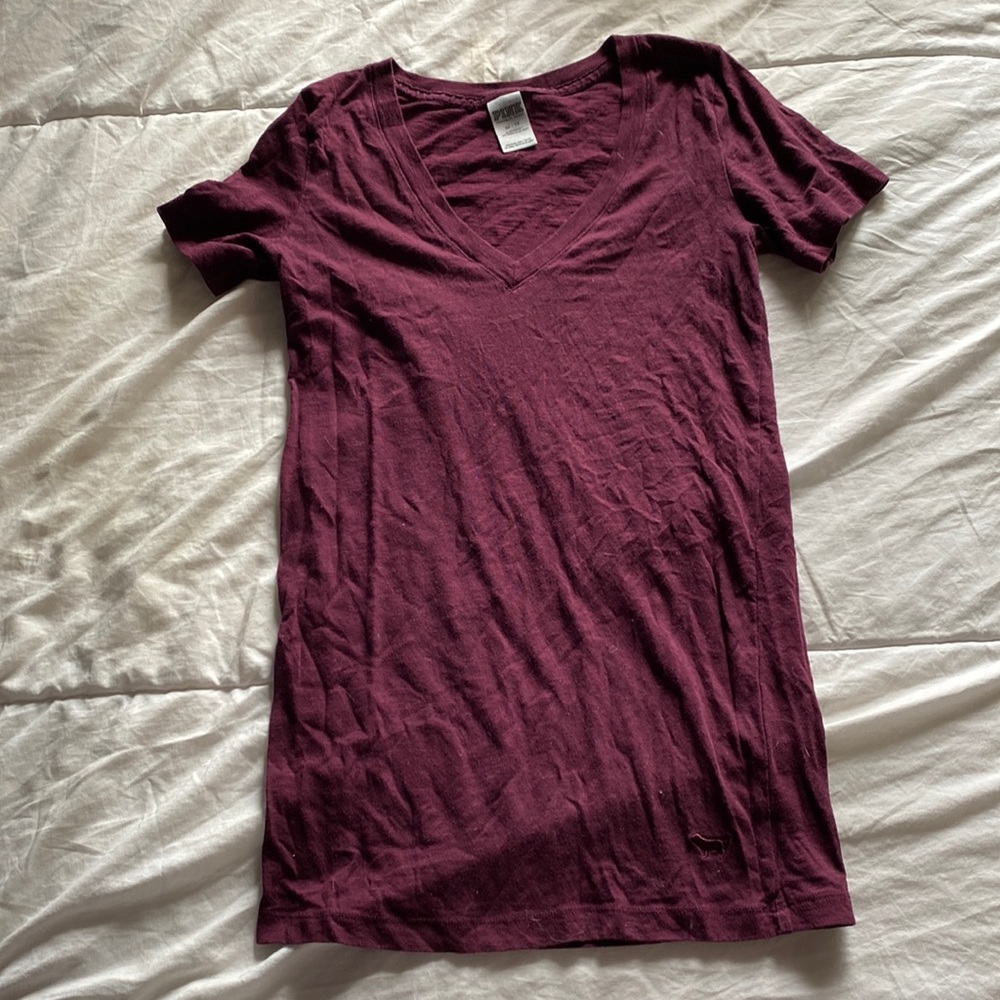 VS PINK plain v neck tee